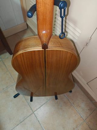 Guitarra flamenca de nogal