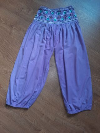 Pantalón harén morado con brillantes