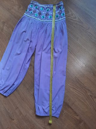 Pantalón harén morado con brillantes