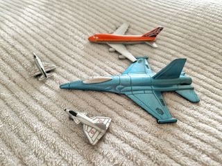 Aviones juguete