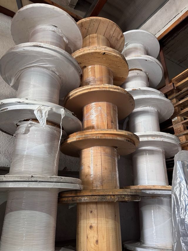 MESAS BOBINAS CARRETE MADERA CABLE CHILLPALET