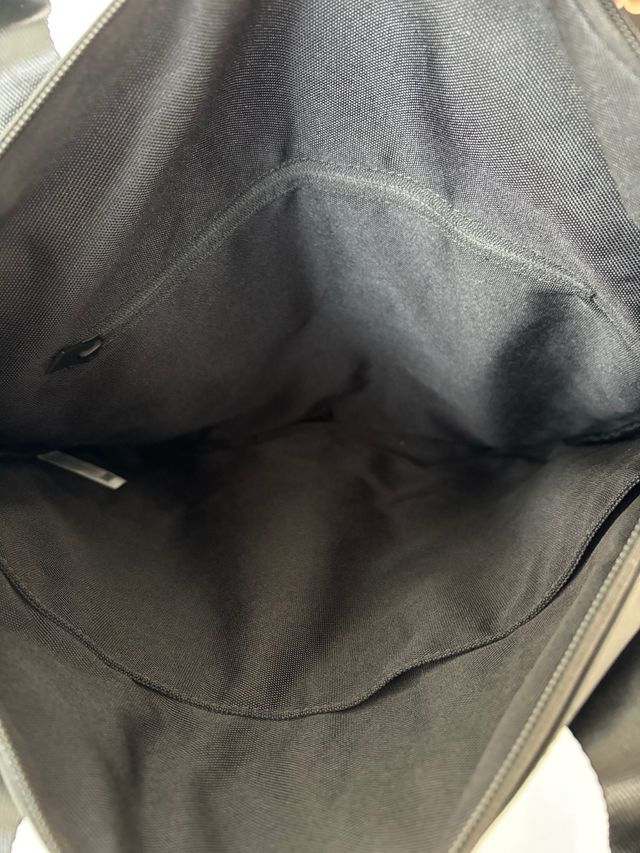 Bolso bandolera RAINS impermeable. 45x42 cm