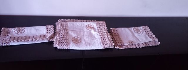 Conjunto de panos com renda artesanal