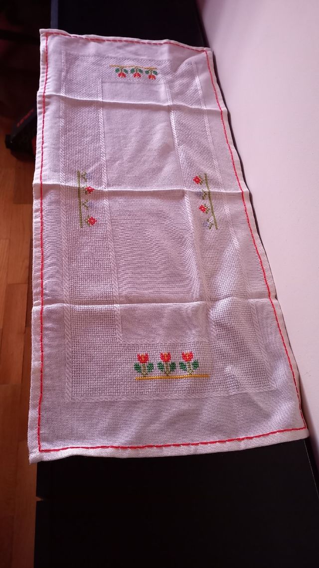 Pano bordado a ponto cruz