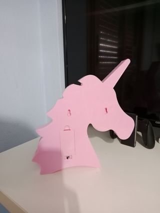 Lampara rosa con forma de unicornio 