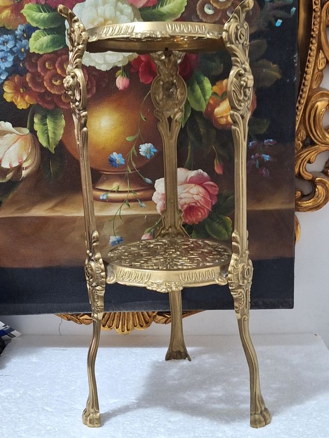 Piccolo tavolo ottone cesellato