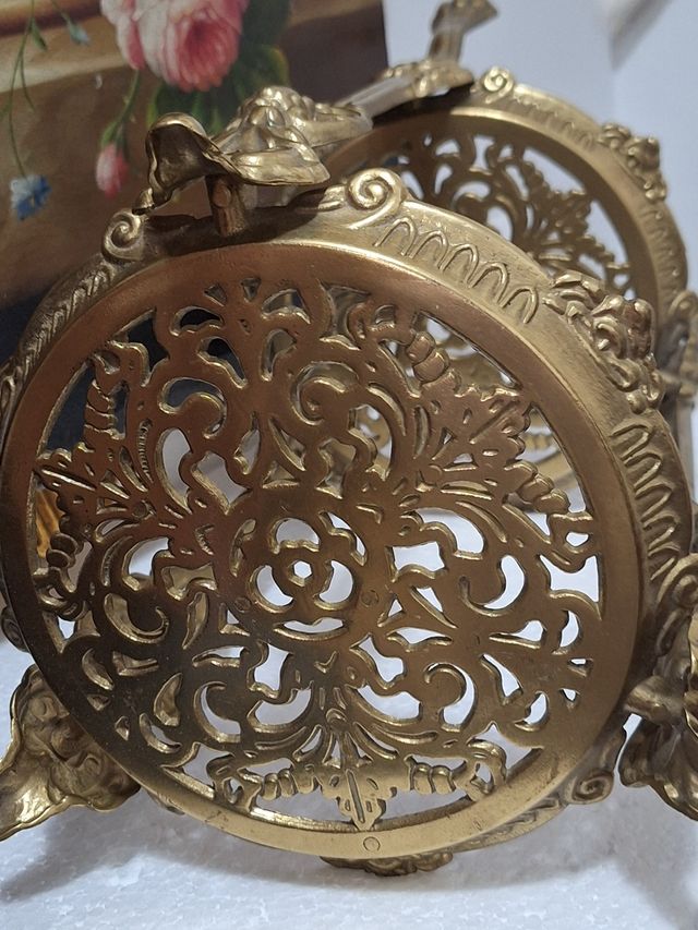 Piccolo tavolo ottone cesellato