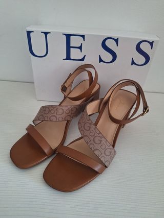 SANDALIAS GUESS