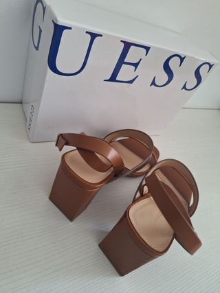SANDALIAS GUESS
