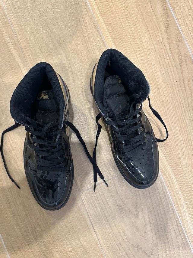 Air Jordan 1 Retro High OG Patent Black Gold