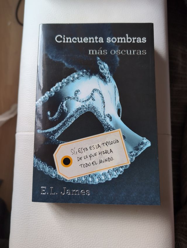 Libro Cincuenta sombras más oscuras II