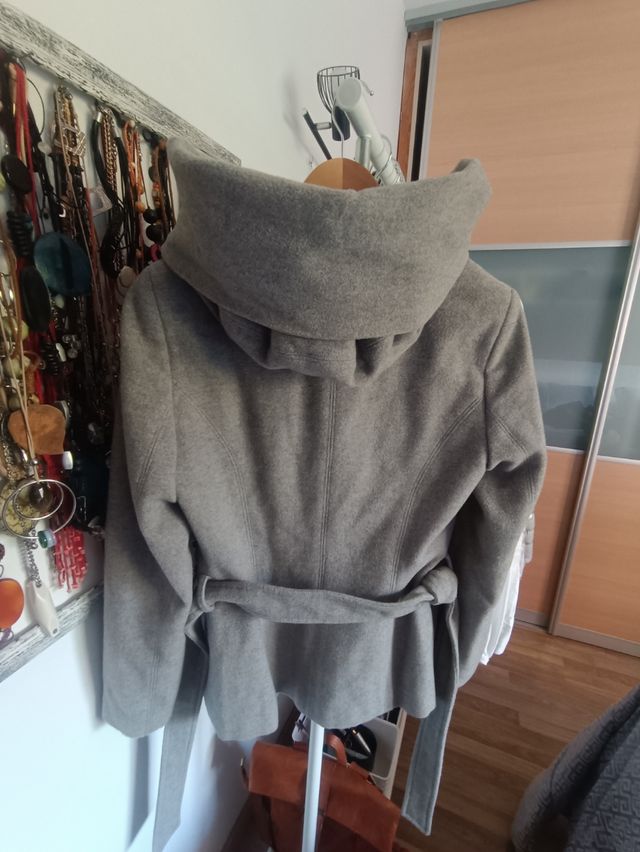 Abrigo gris