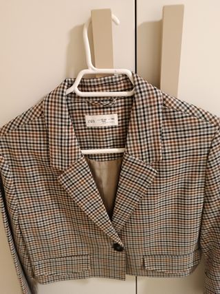 Americana corta muy juvenil