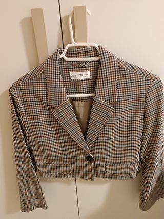 Americana corta muy juvenil