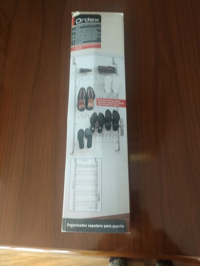 Zapatero para 12 pares.