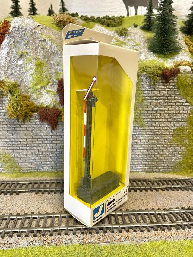 Señal de semáforo Viessman 4600 H0