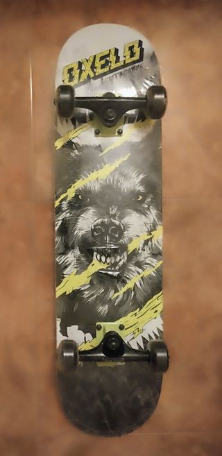 Monopatín skateboard Decathlon a estrenar