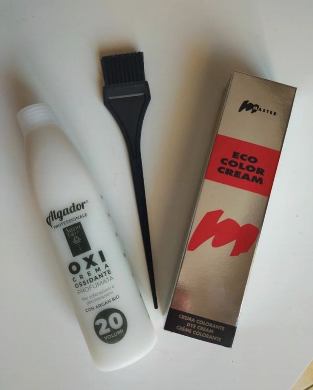 Kit per tinta capelli nuovo più regalo