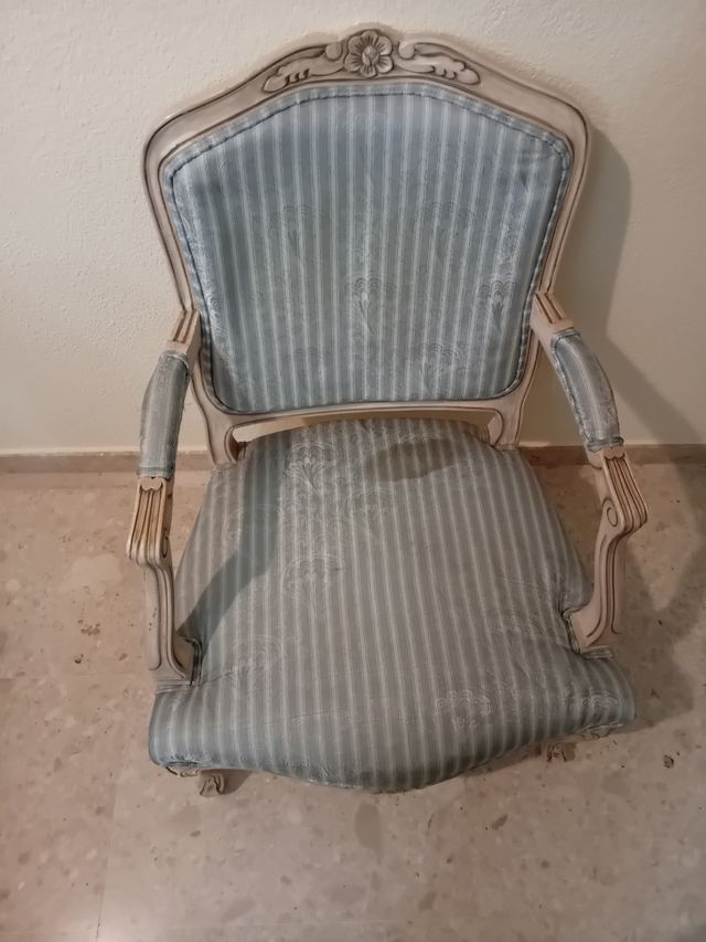 Silla Isabelina Beige con Tapizado Azul Clásica