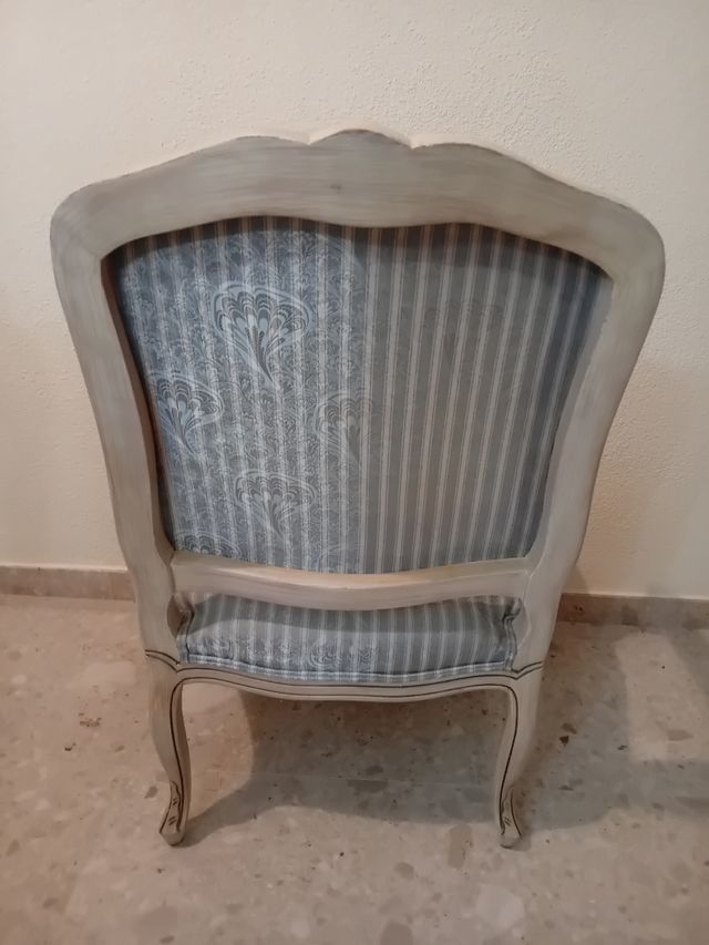 Silla Isabelina Beige con Tapizado Azul Clásica