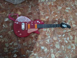 Guitarra de niña