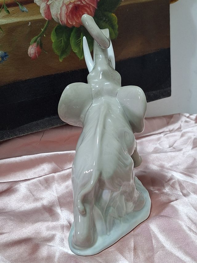 Scultura Nao by Lliadro