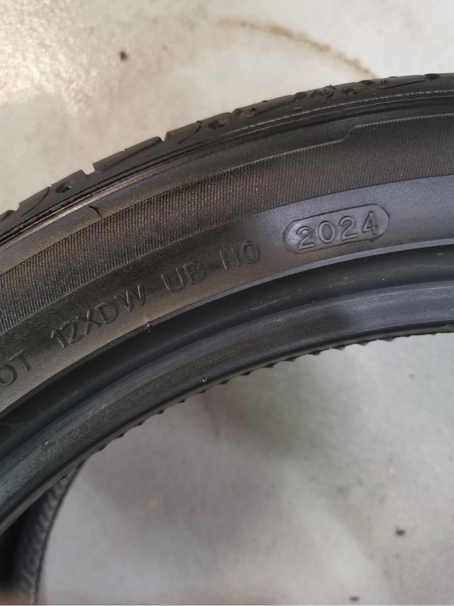 Neumáticos 255 40R20 101I