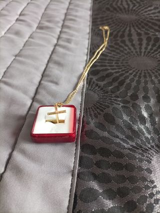Cadena de oro con crucifijo49cm aprox