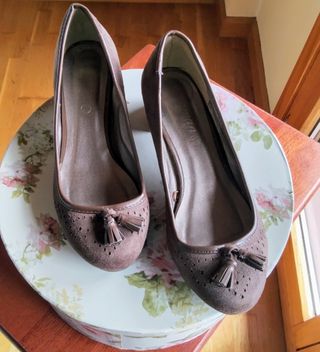 Zapato Manoletina Ante marrón Mari Paz. Talla 39. 