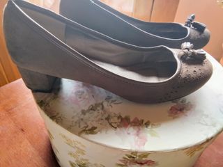 Zapato Manoletina Ante marrón Mari Paz. Talla 39. 