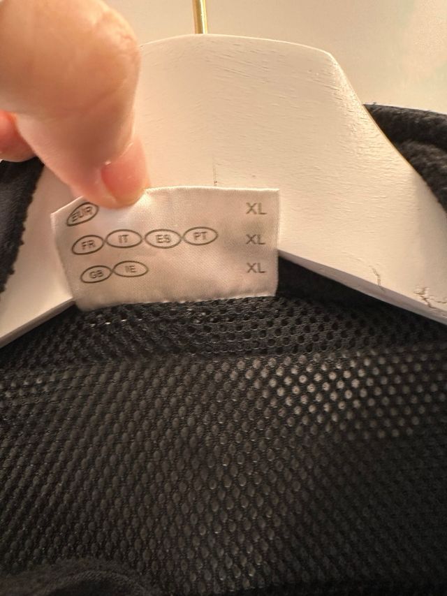 Chaleco negro hombre