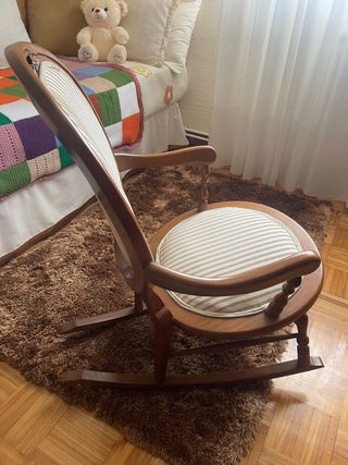 Butaca mecedora de madera