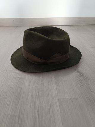 Sombrero color gris. Nuevo