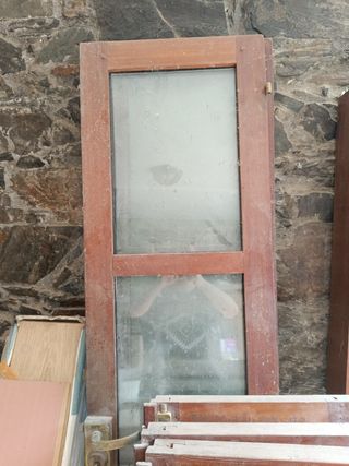 Conjunto de ventanas de madera de teca
