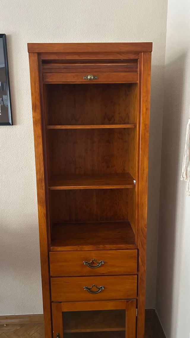 Armario estantería de madera maciza