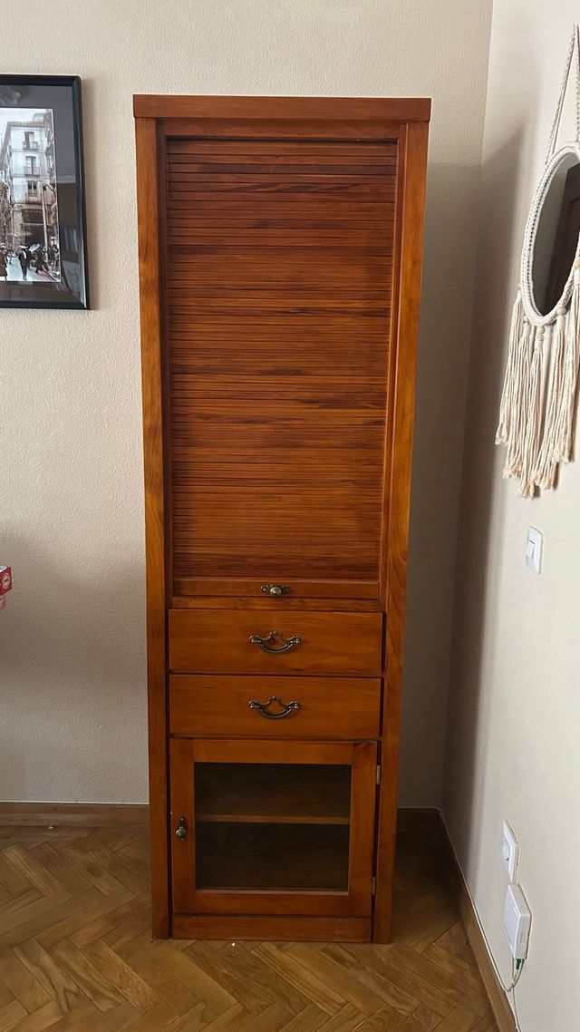 Armario estantería de madera maciza