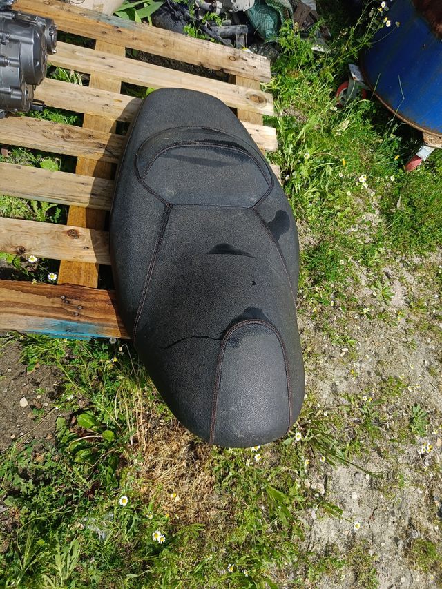 Asiento Yamaha x max 250