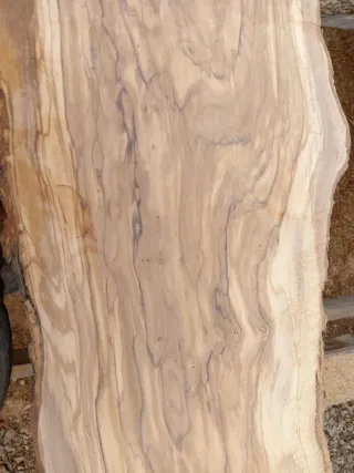 Tavole assi in ulivo.... Sono 2 tavole