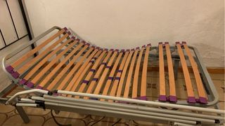 Cama somier motorizado y barrera abatible