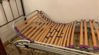 Cama somier motorizado y barrera abatible