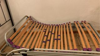 Cama somier motorizado y barrera abatible