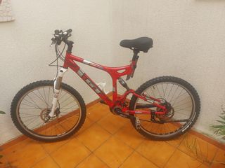 Bicicleta  Montaña Marca GT