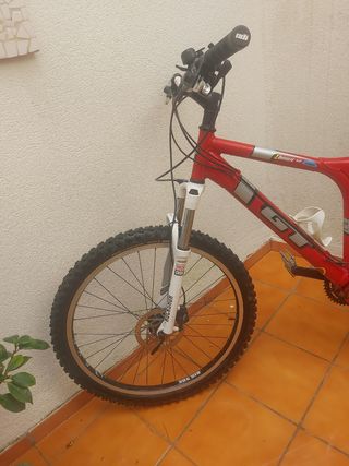 Bicicleta  Montaña Marca GT