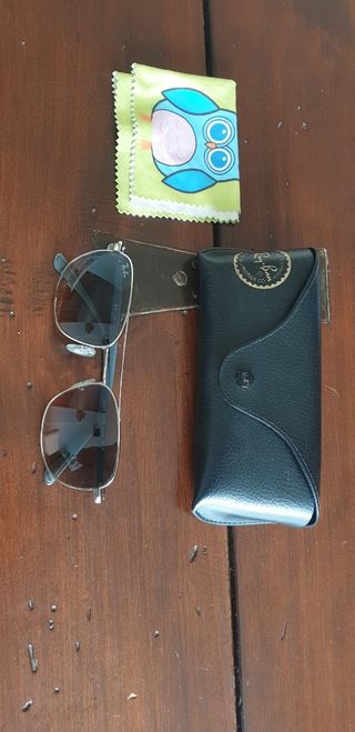 Occhiali da sole RayBan grigi