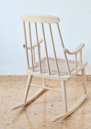 Mecedora infantil. Silla infantil.