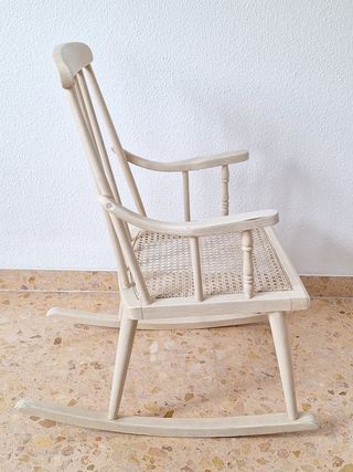 Mecedora infantil. Silla infantil.
