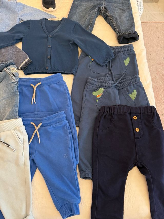 Pack ropa bebé 6/12 meses aprox.