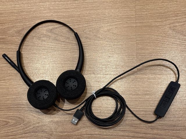 Auriculares supraurales Poly
