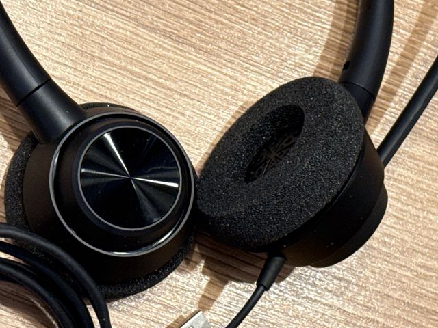 Auriculares supraurales Poly