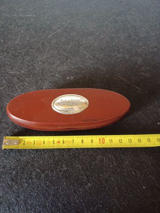 Porta lapis in legno e piastrina argento